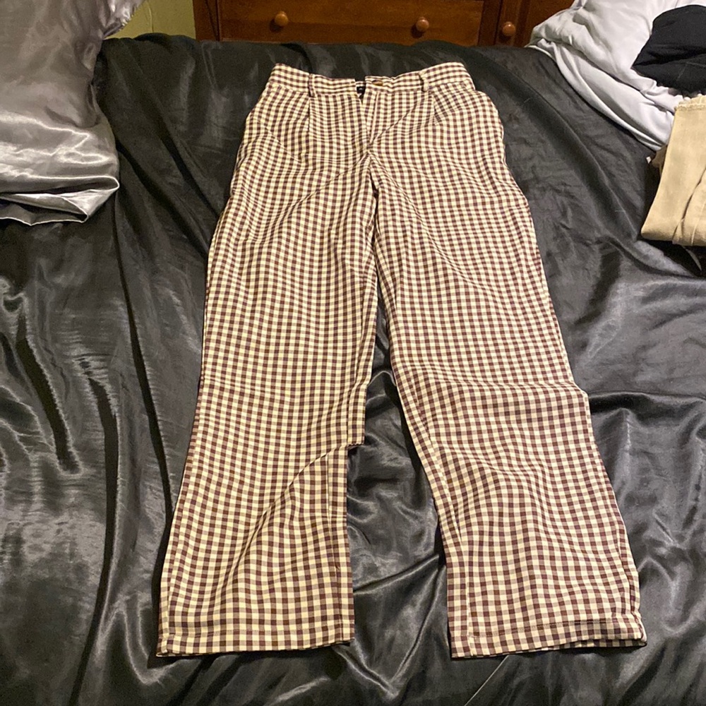 These are checkered tan and brown pants from Pretty Little Thing